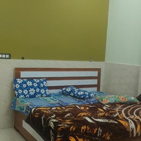 Shree Hari Guest House Ayodhya Exteriör bild