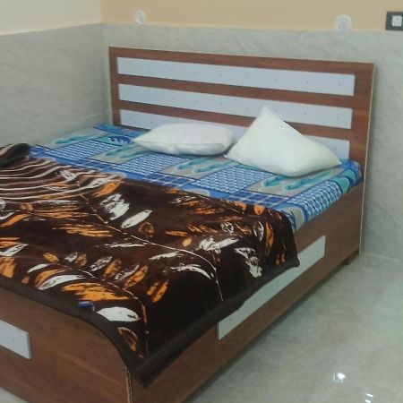Shree Hari Guest House Ayodhya Exteriör bild