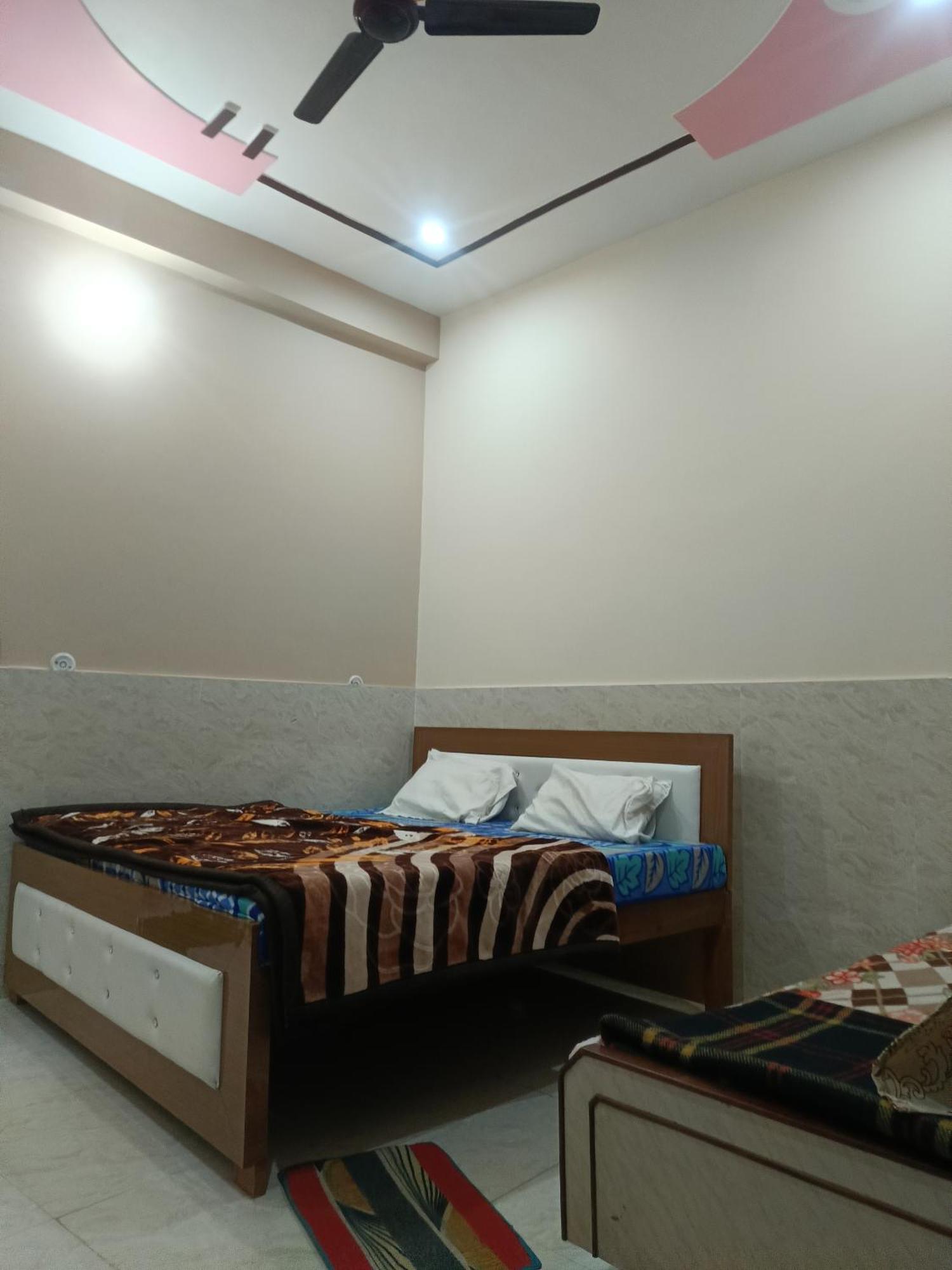 Shree Hari Guest House Ayodhya Exteriör bild